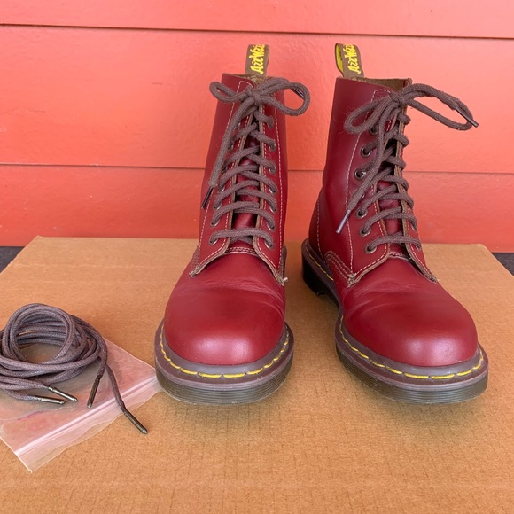 dr martens 1460 oxblood